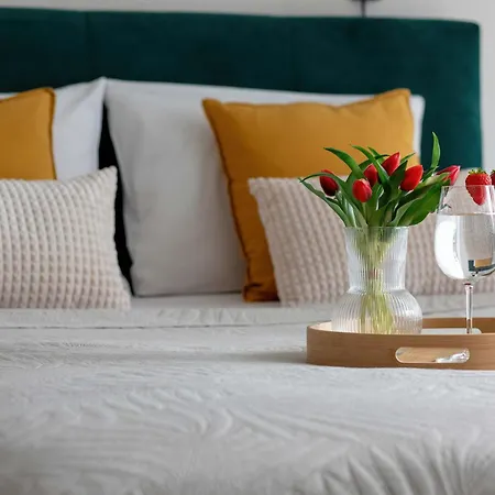 Apartamento Comfortable With Air Conditioning And Parking Near The By Renters
